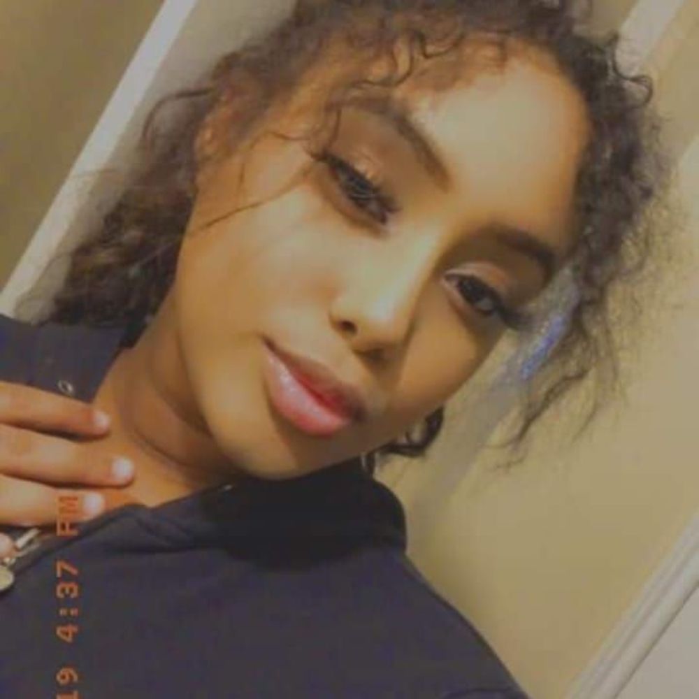 Meet your Posher, Camila